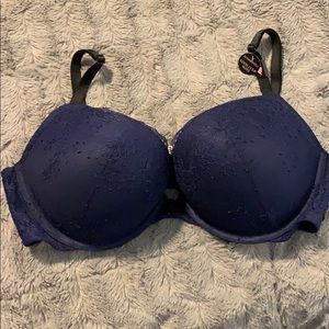 Victoria’s Secret bombshell bra
